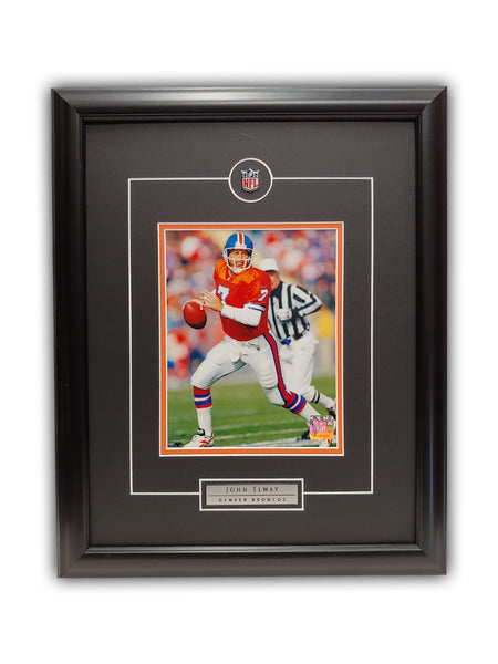 John Elway - Denver Broncos 19' x 23' - Licensed Framed Print