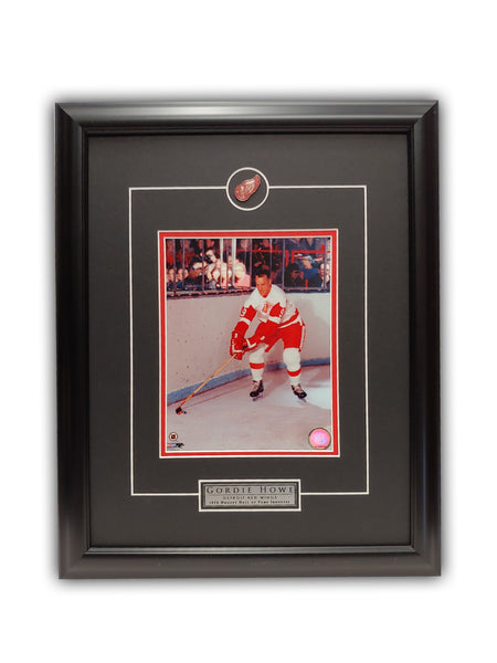 Gordie Howe - Detroit Red Wings - HOF 19' x 23' - Licensed Framed Print